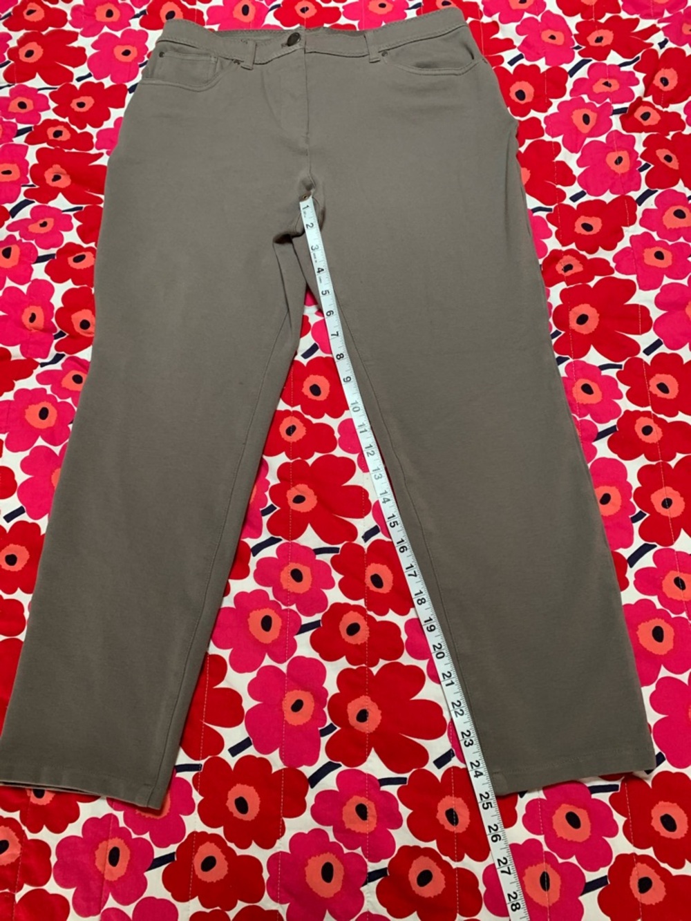 Chico’s So Slimming Tan Pants .5 short
